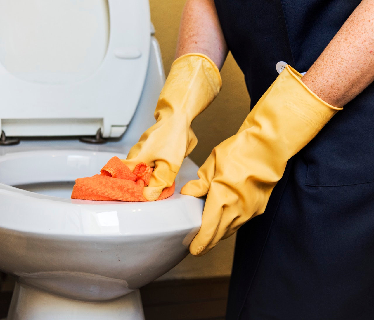 bathroom-deep-cleaning