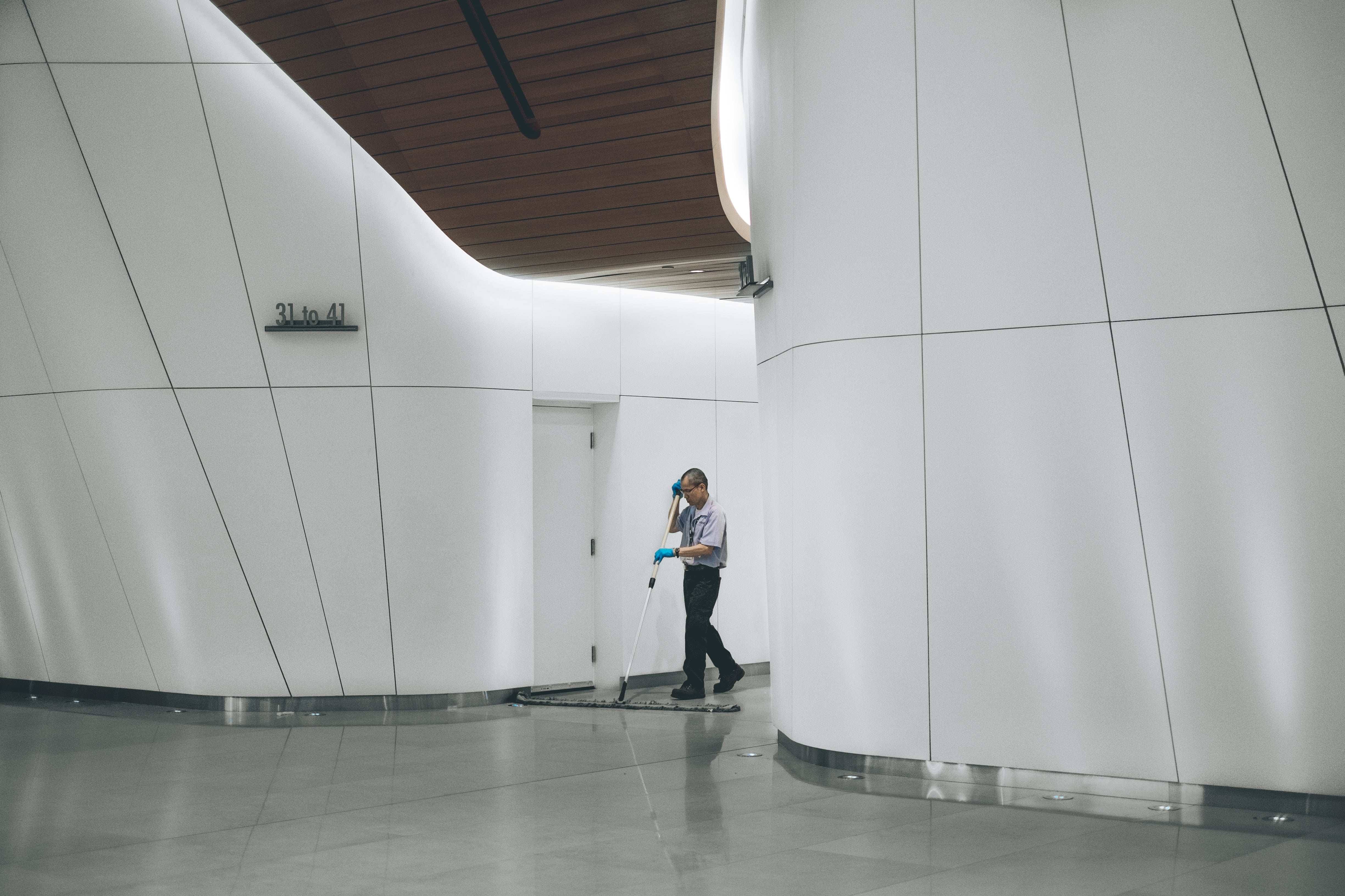 maid-service-vs-cleaning-company-what-s-the-difference-and-what-do-you-need